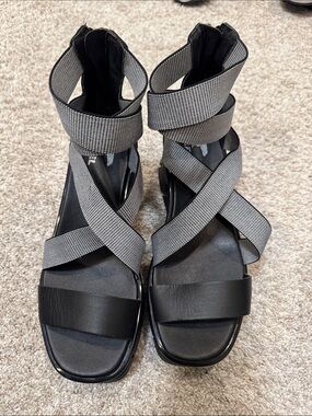 Sorel Black Sandals with Gray Crisscross Straps